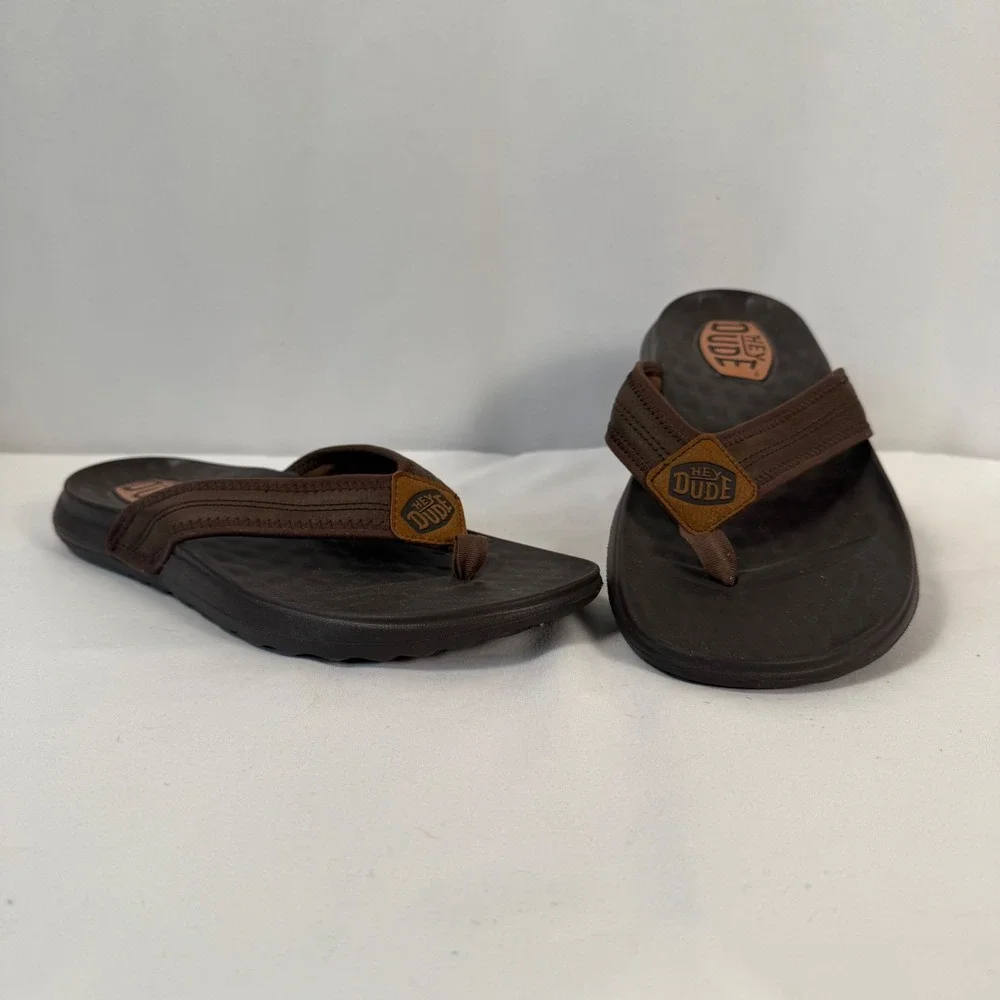 Hey Dude Myers Flip Flops Classic Thong Sandals Mens M8 Brown Leather Strap